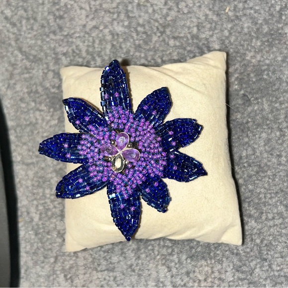 Elegant Purple Beaded Flower Brooch - Picture 3 of 12